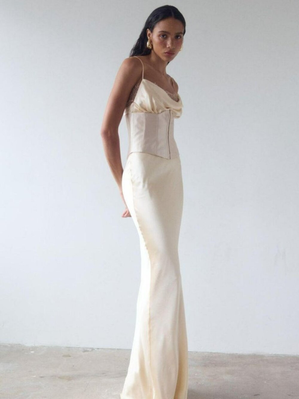 De La Vali CLEODORA MAXI DRESS IN CREAM SILK SATIN - Picture 4 of 5
